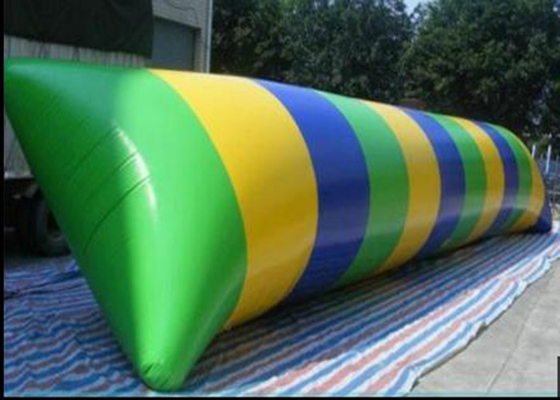 China Gota inflable maravillosa del lanzamiento del salto/del agua de la gota de la aguamarina con colores multi proveedor