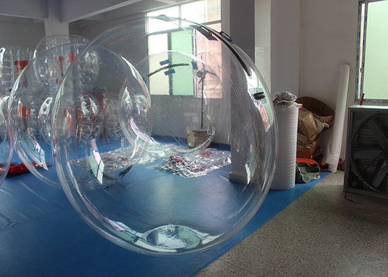 China La aguamarina del claro del PVC de la prenda impermeable 1.0m m camina en bola/el globo inflables del agua proveedor