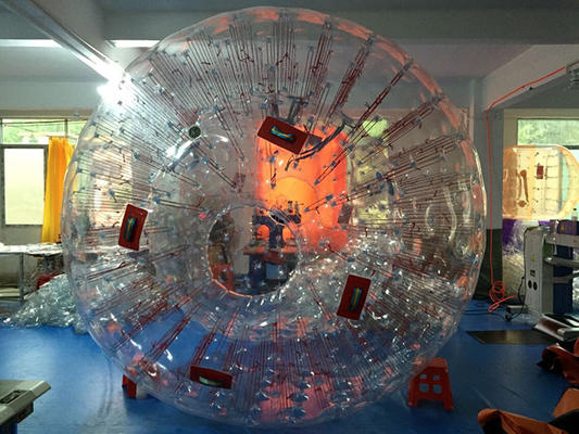 China Juguetes inflables al aire libre del agua para la bola roja de Zorb del ser humano del juego del verano de los adultos proveedor